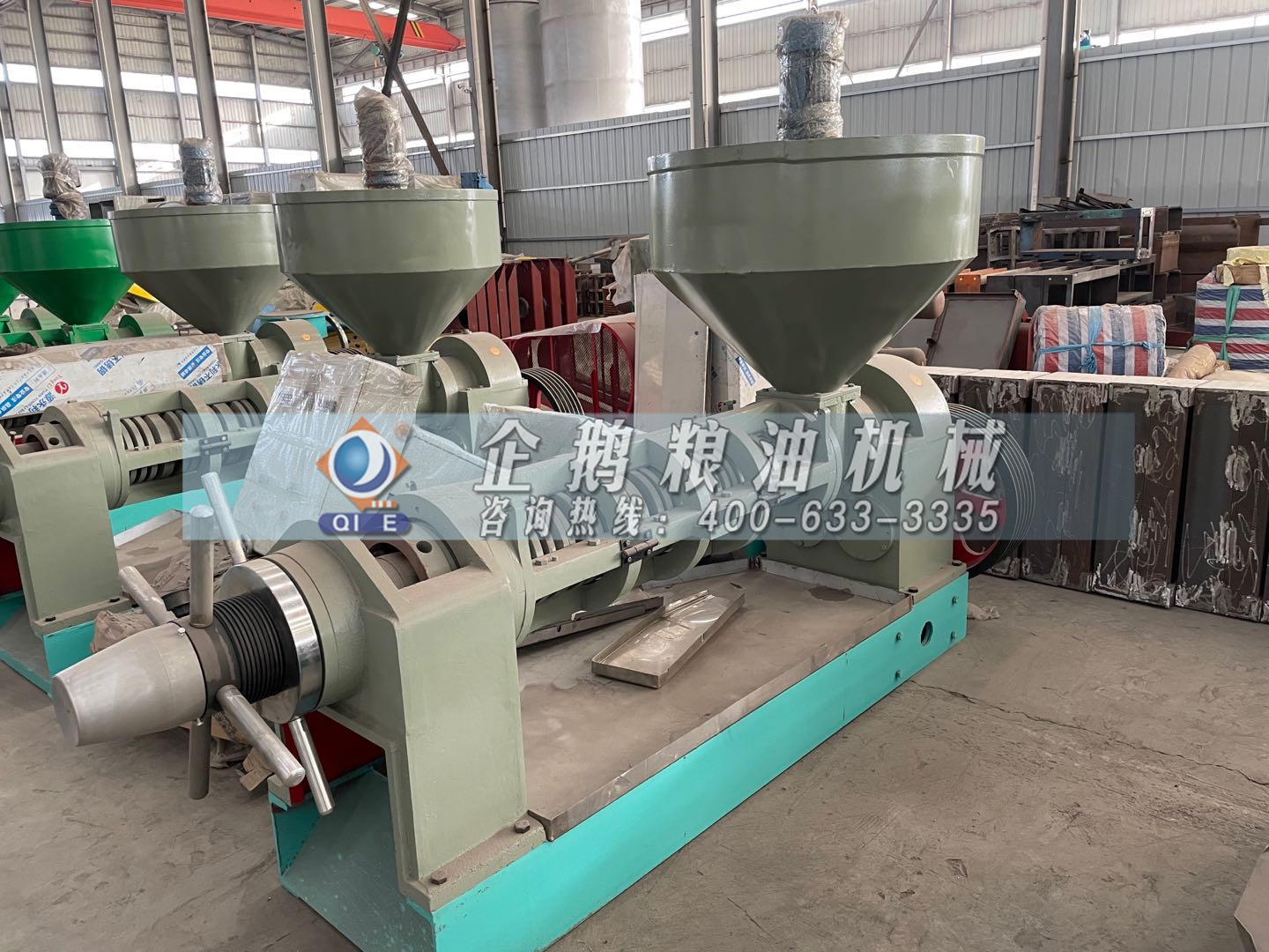 選新型榨油機設備來鄭州企鵝(圖1) 新型榨油機